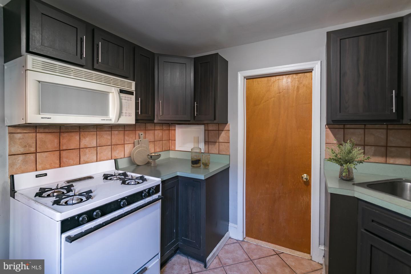 1933 SPRING GARDEN ST #UNIT 1R