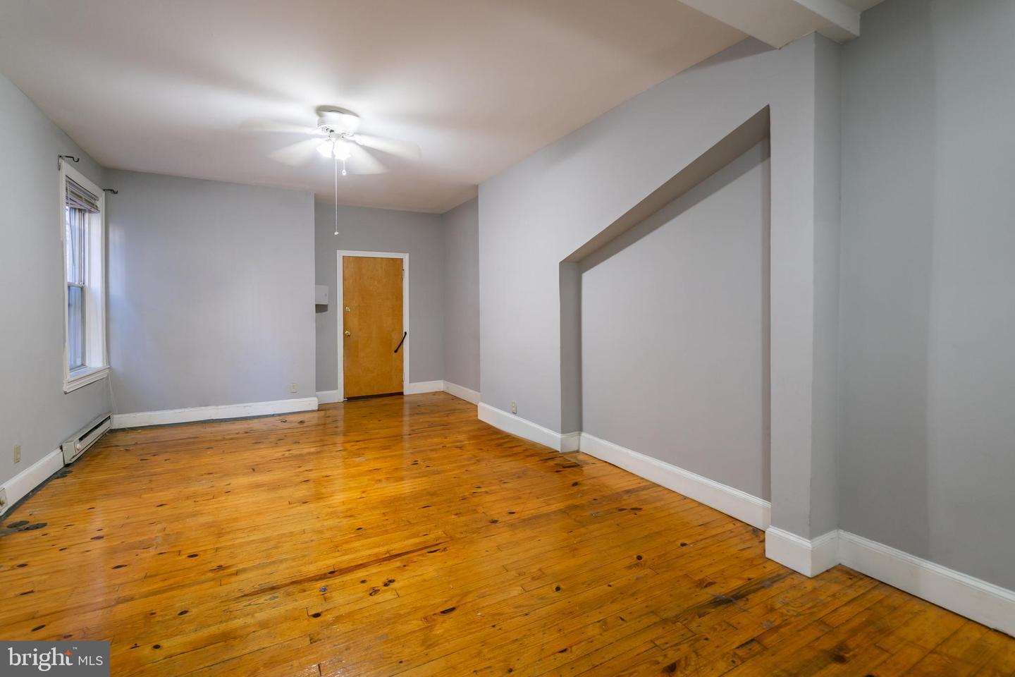 1933 SPRING GARDEN ST #UNIT 1R