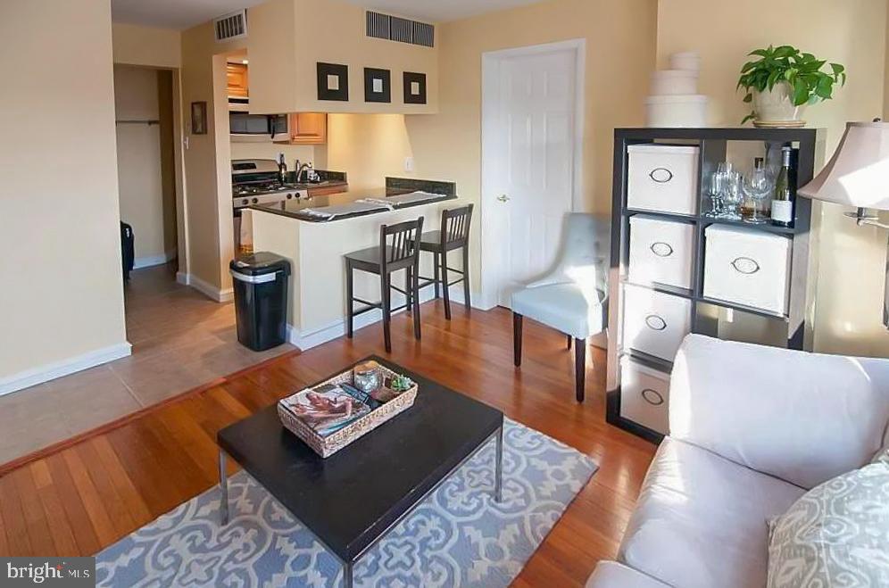 2135 WALNUT ST #UNIT 1003