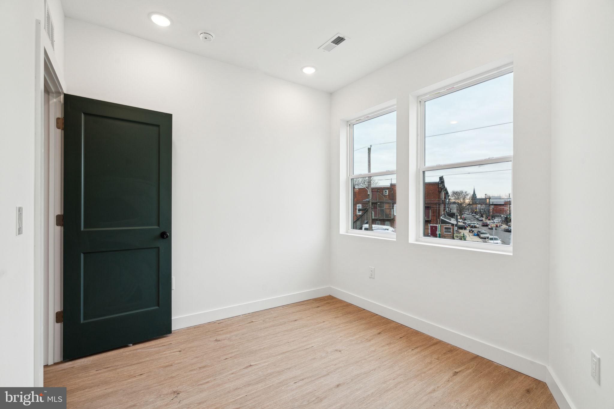 4181 MANTUA AVE #3