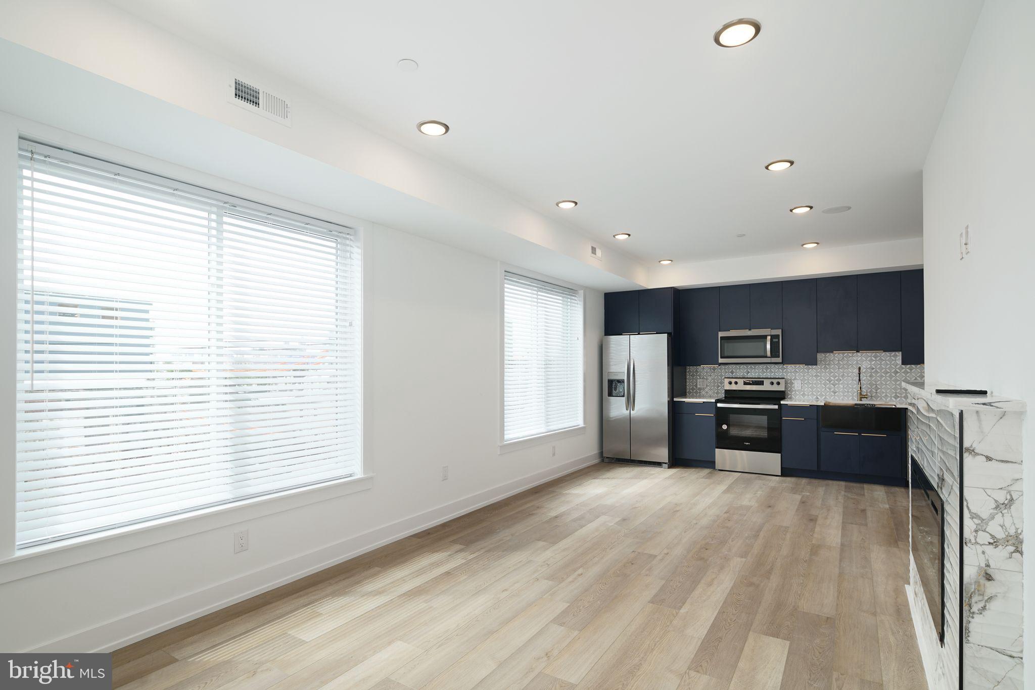 2000 N FRONT ST #8