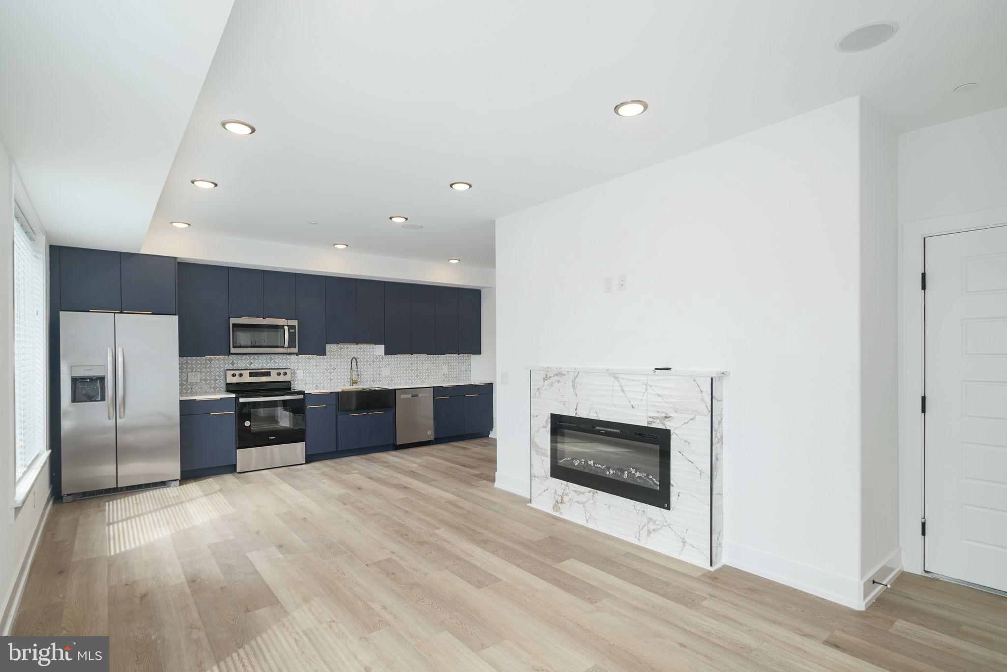 2000 N FRONT ST #8