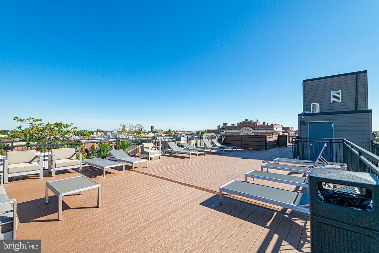 1211 BAINBRIDGE ST #UNIT 4B