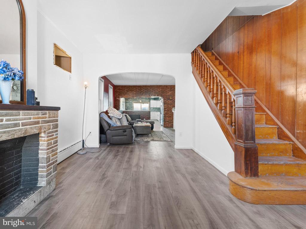 3557 Tulip St