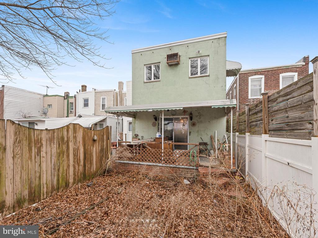 3557 Tulip St