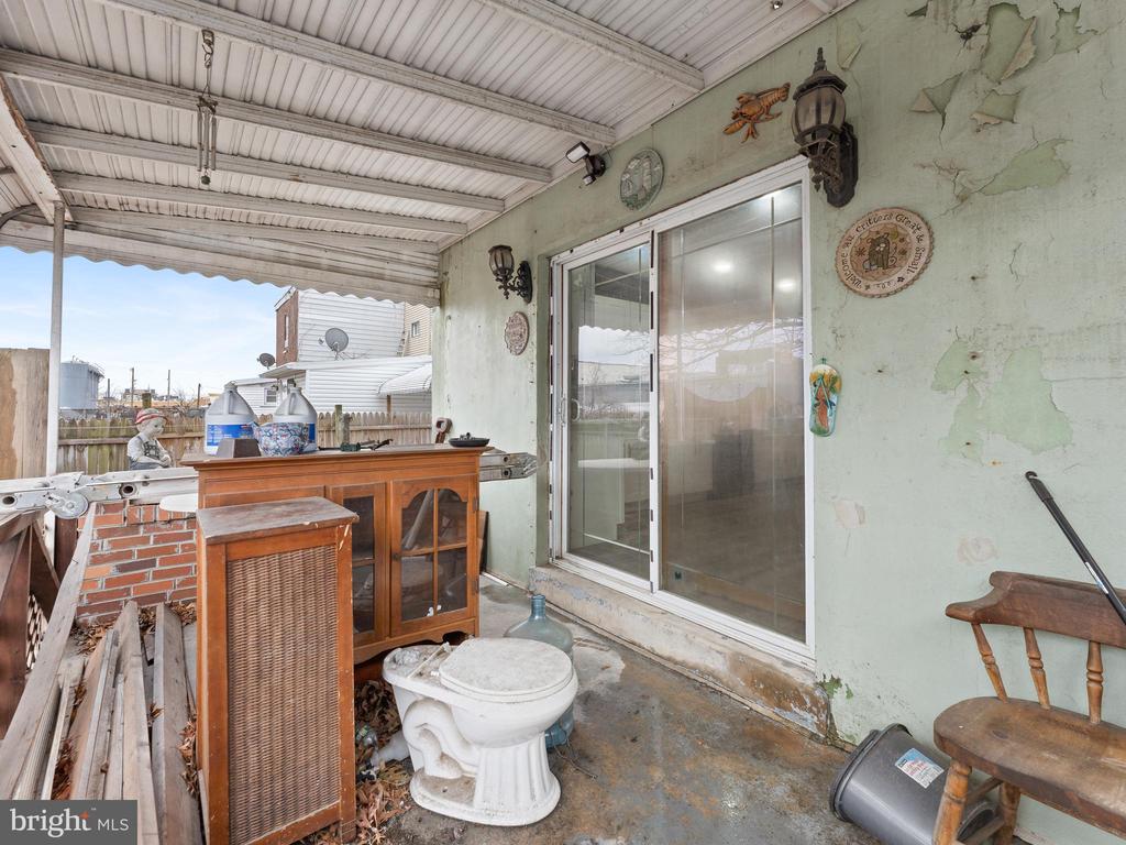 3557 Tulip St