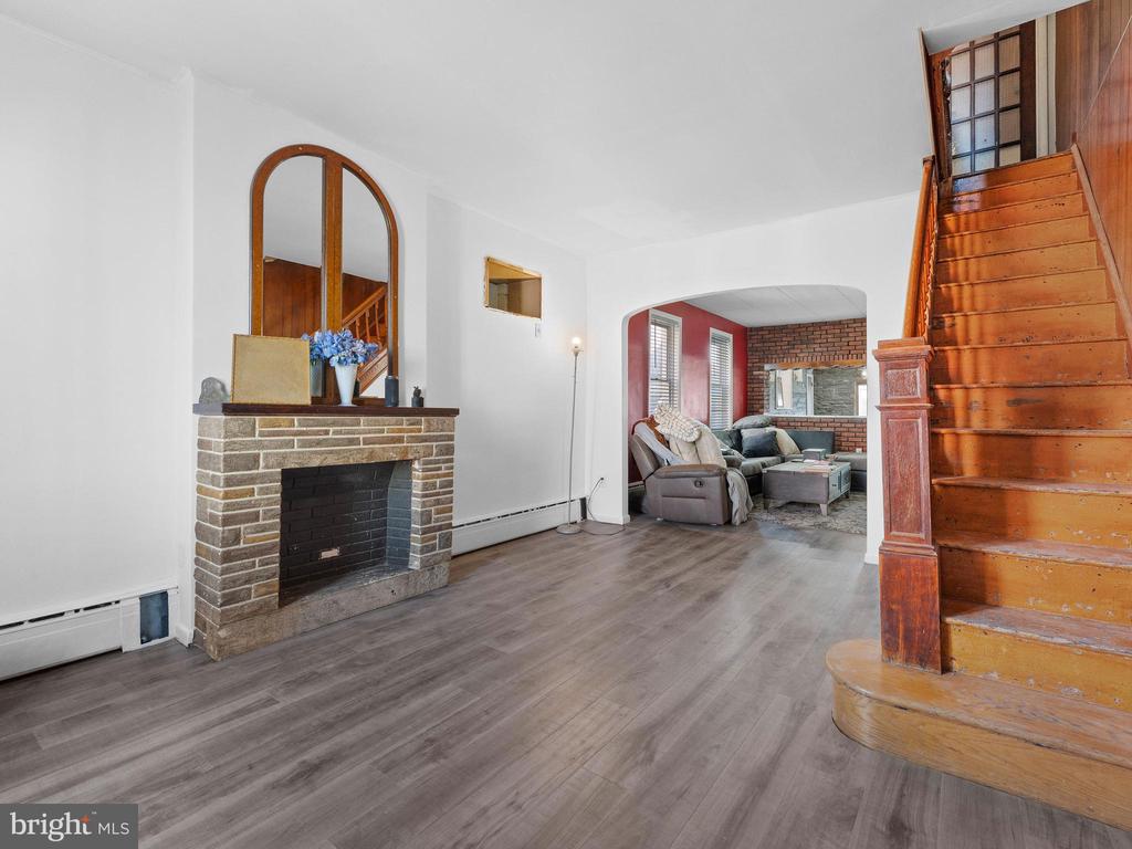 3557 Tulip St