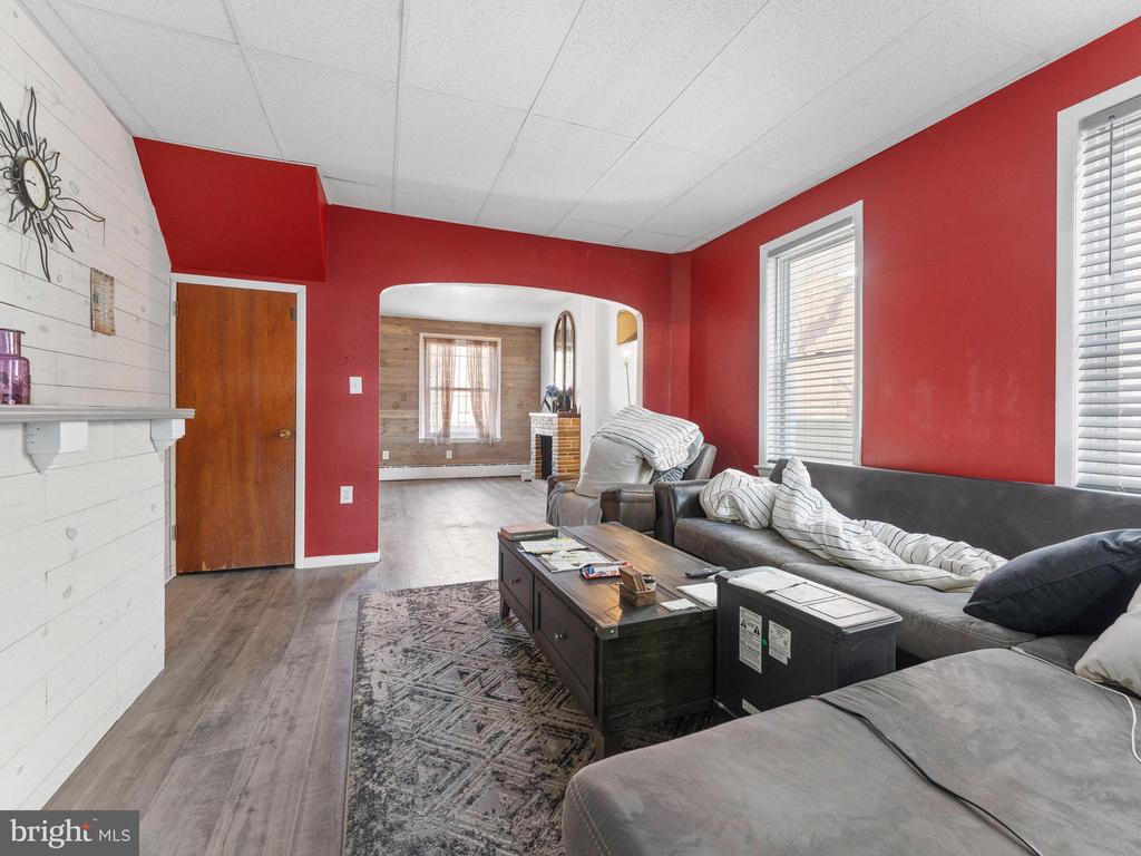 3557 Tulip St
