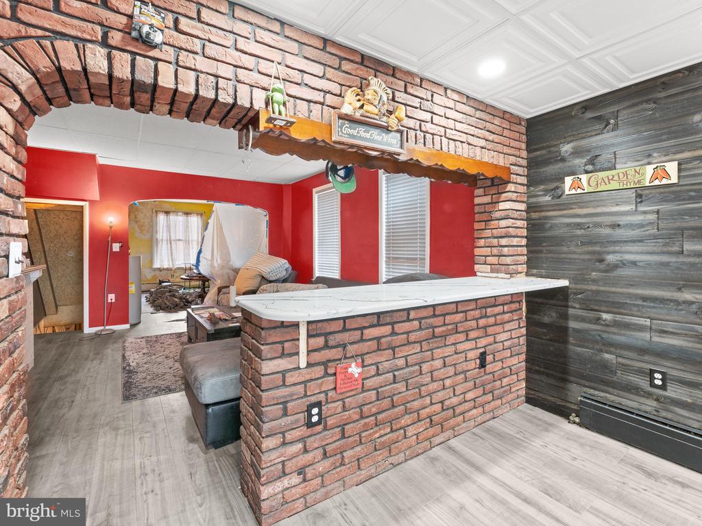 3557 Tulip St