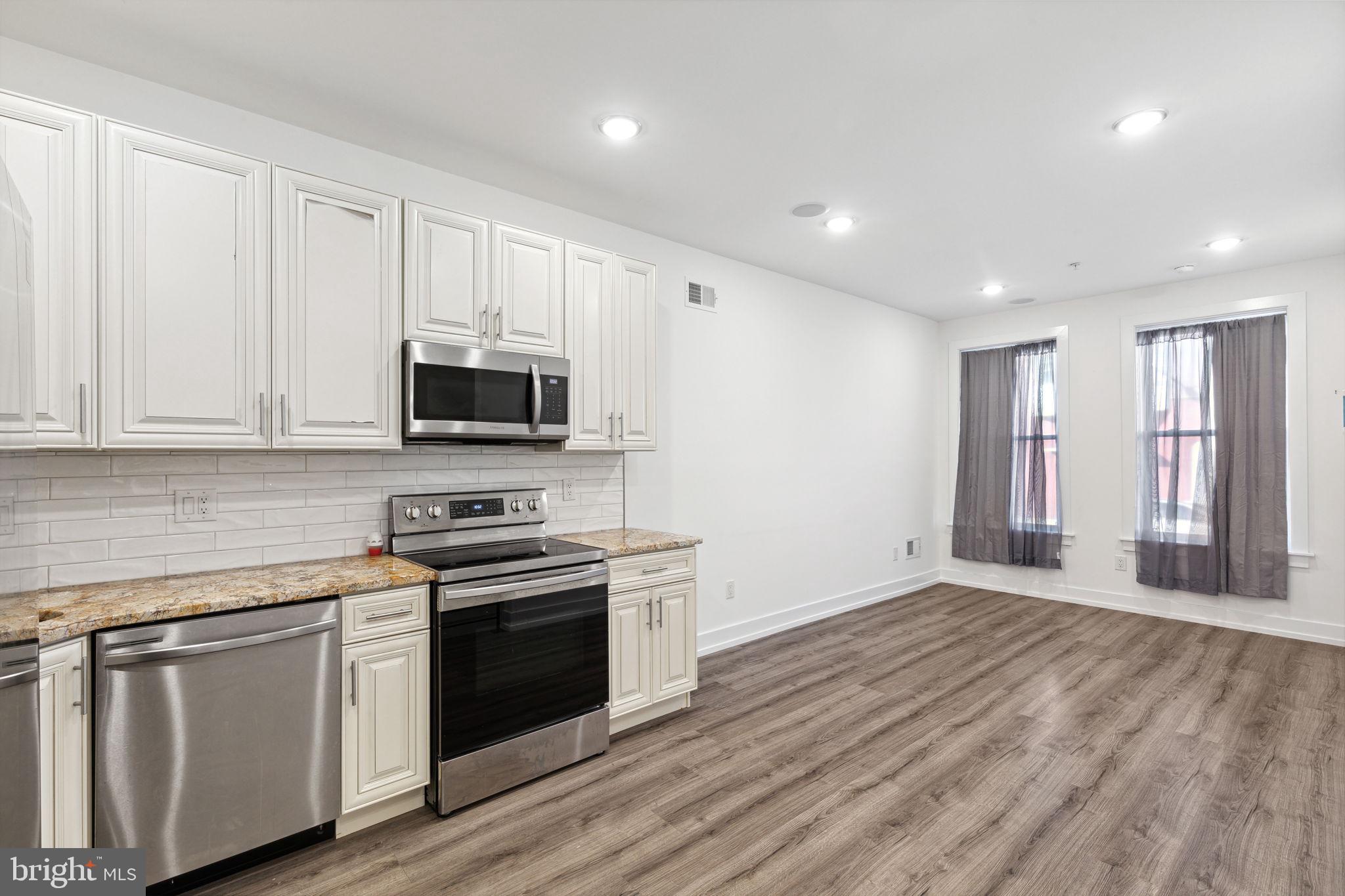 2513 N FRONT ST #1