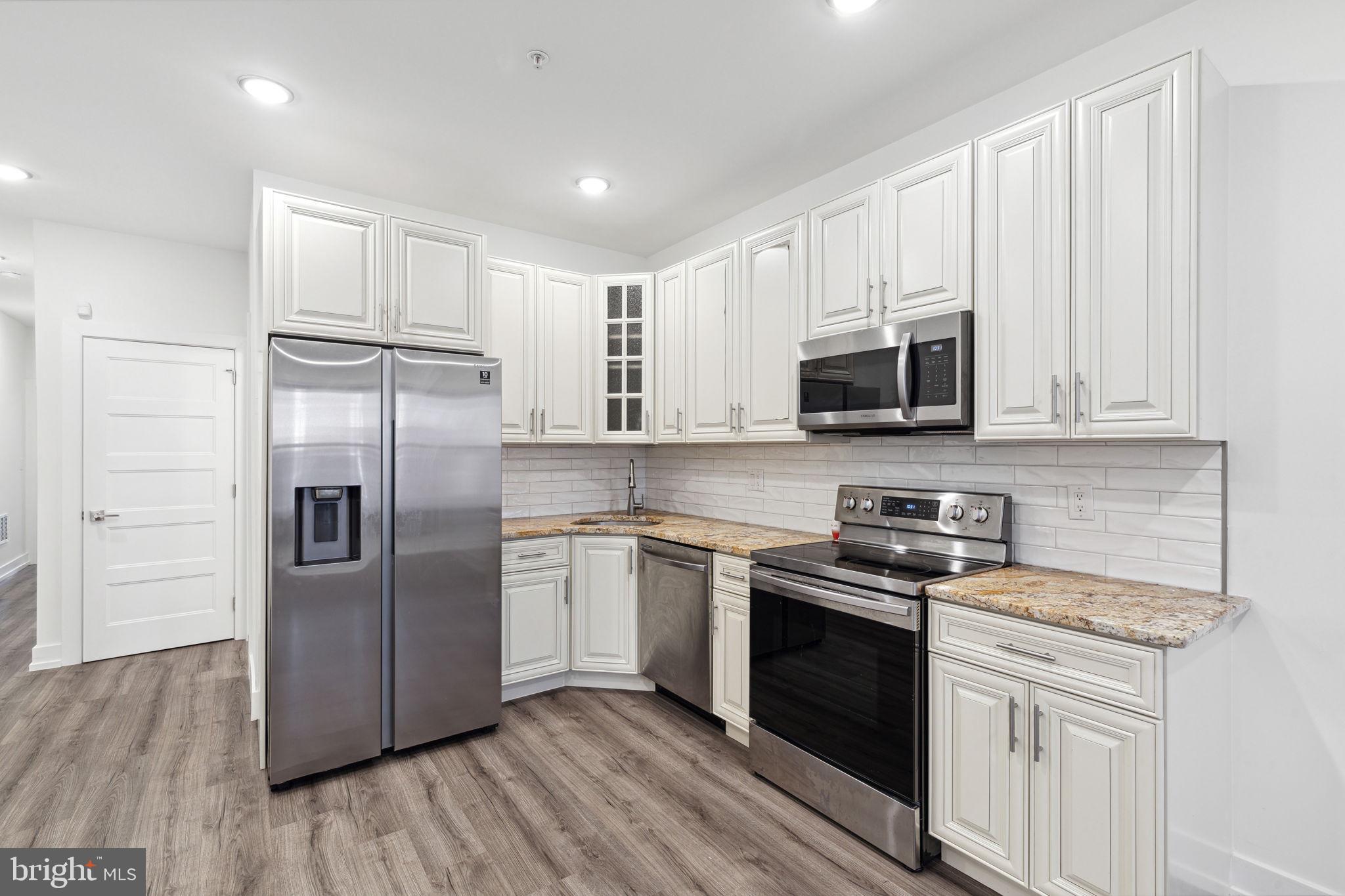 2513 N FRONT ST #1