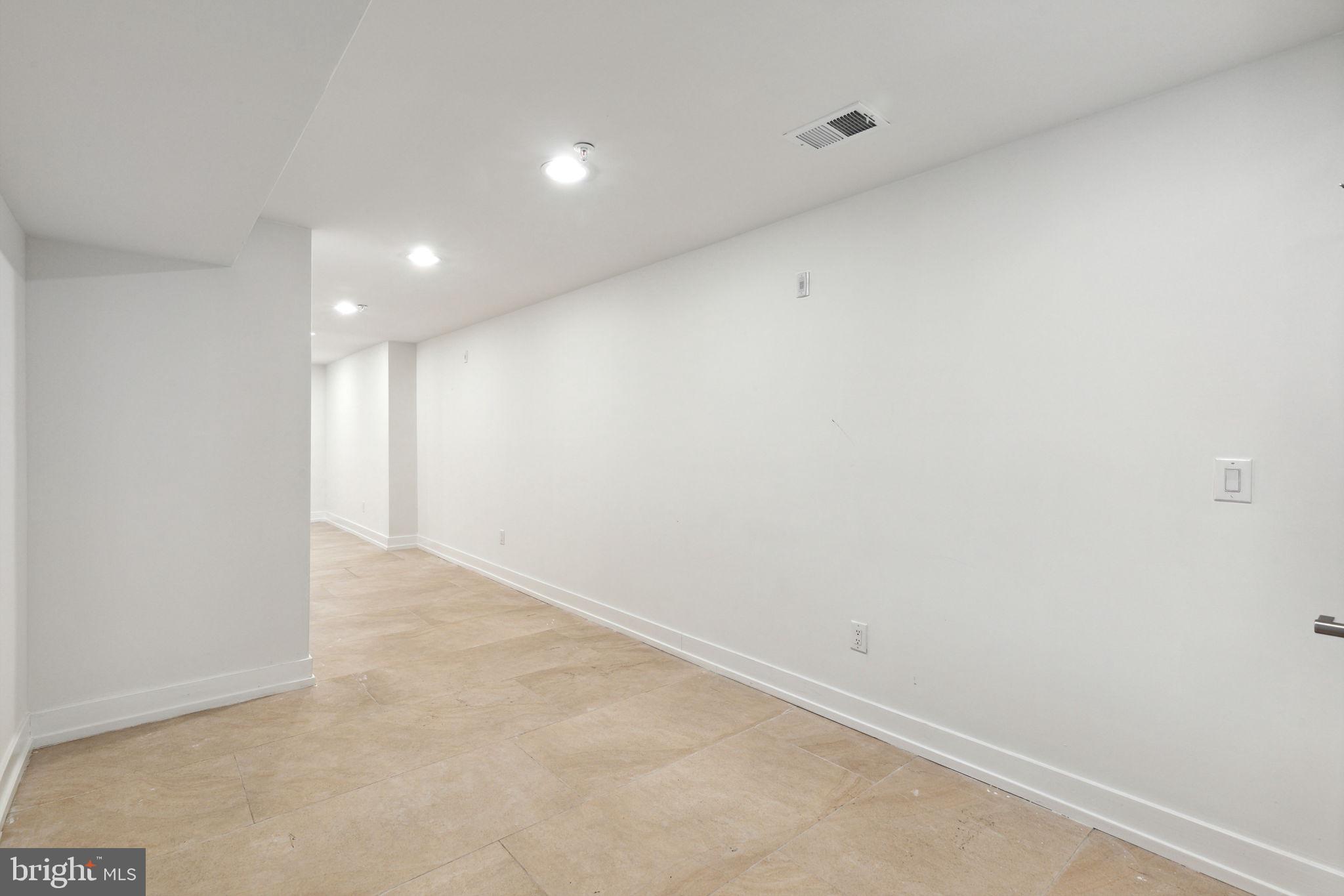 2513 N FRONT ST #1