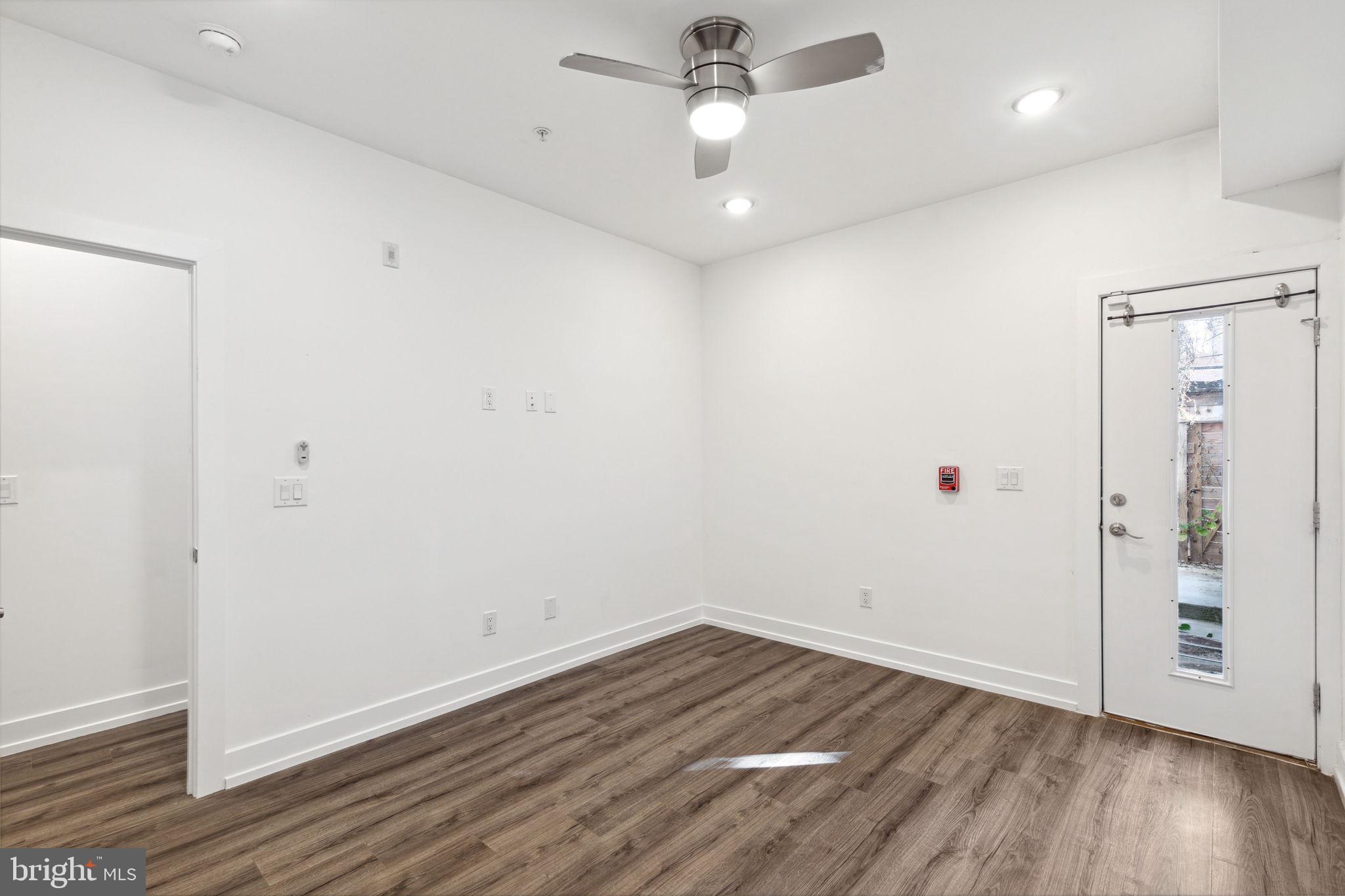 2513 N FRONT ST #1