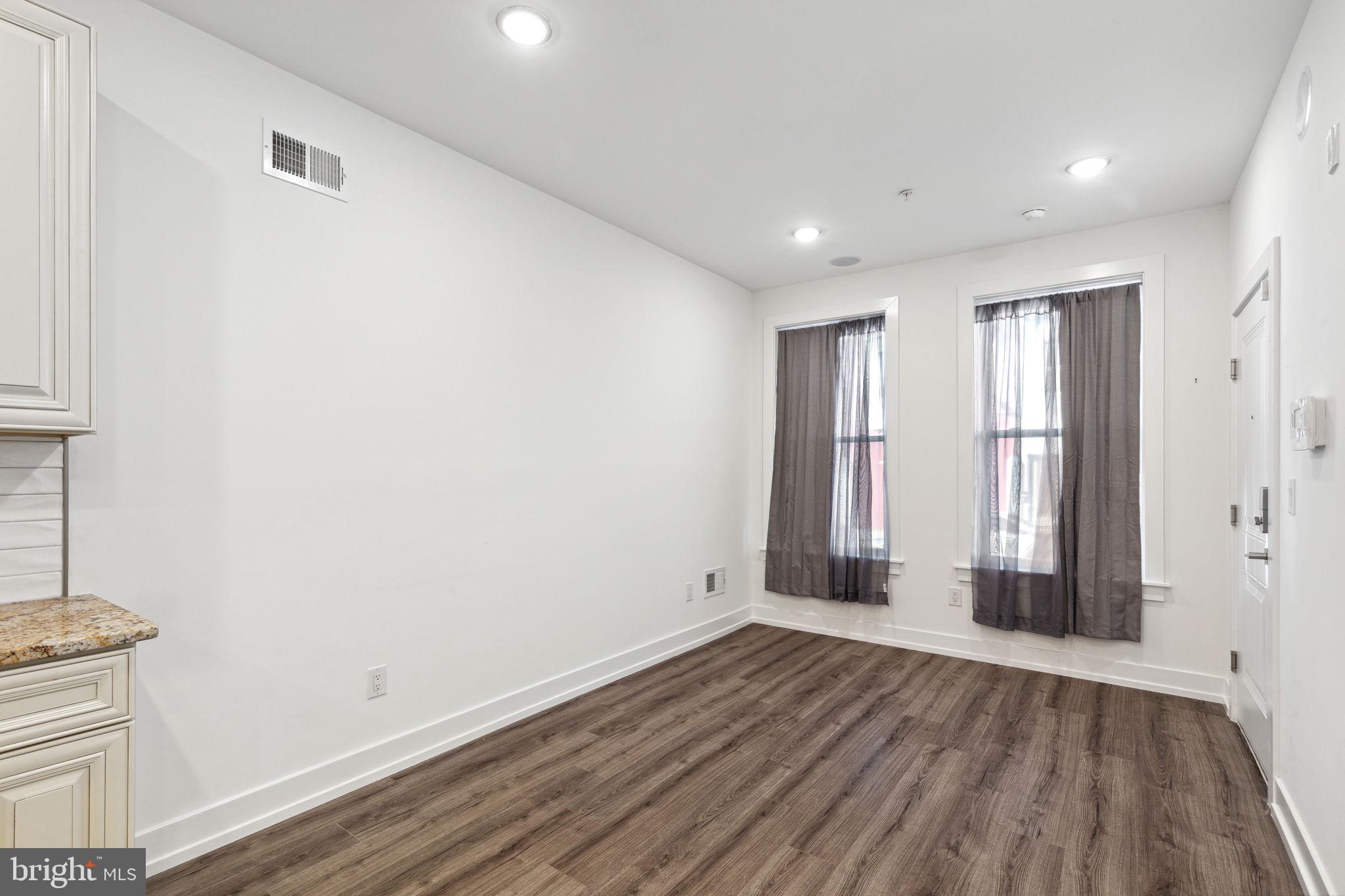 2513 N FRONT ST #1