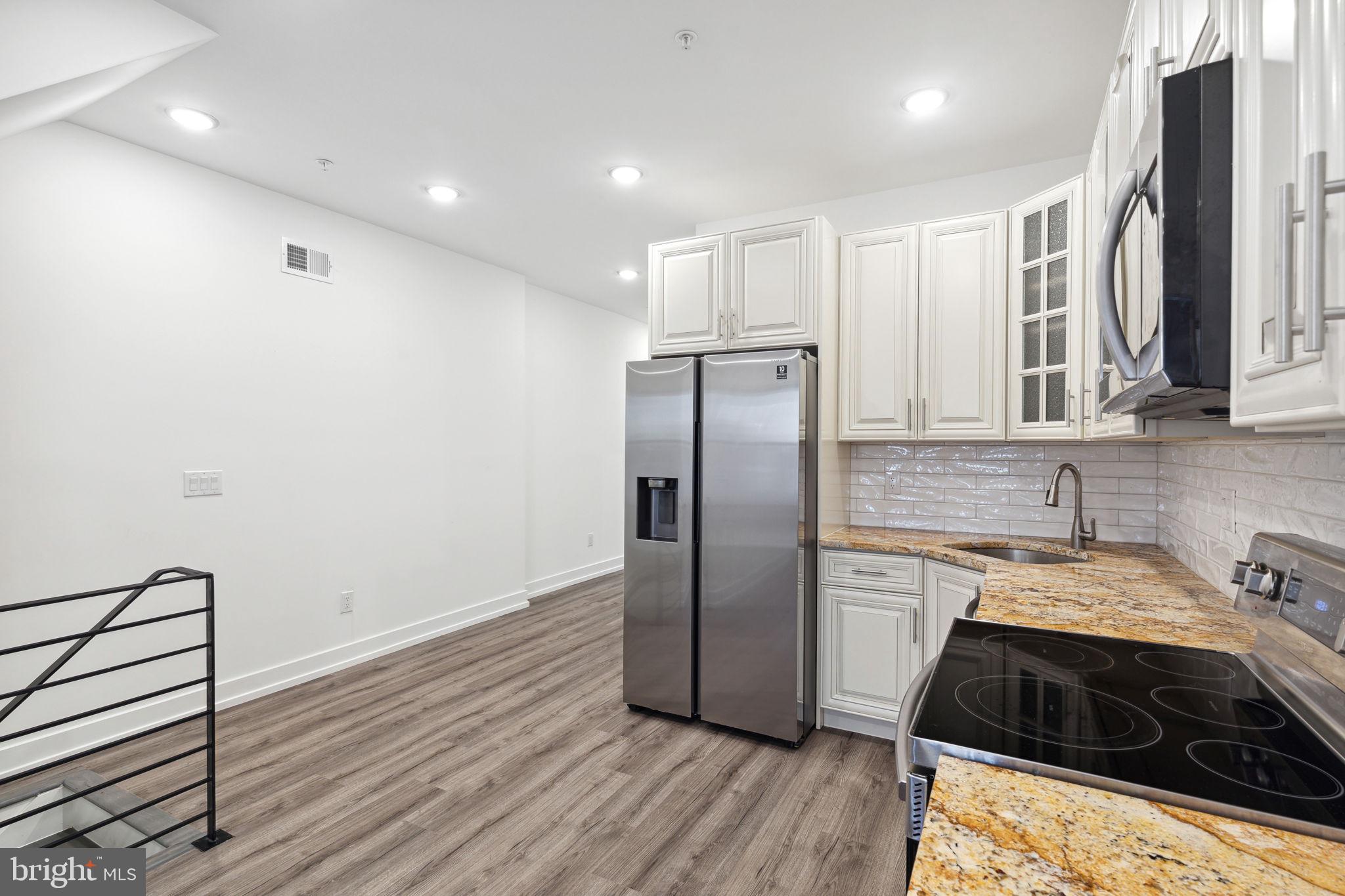 2513 N FRONT ST #1