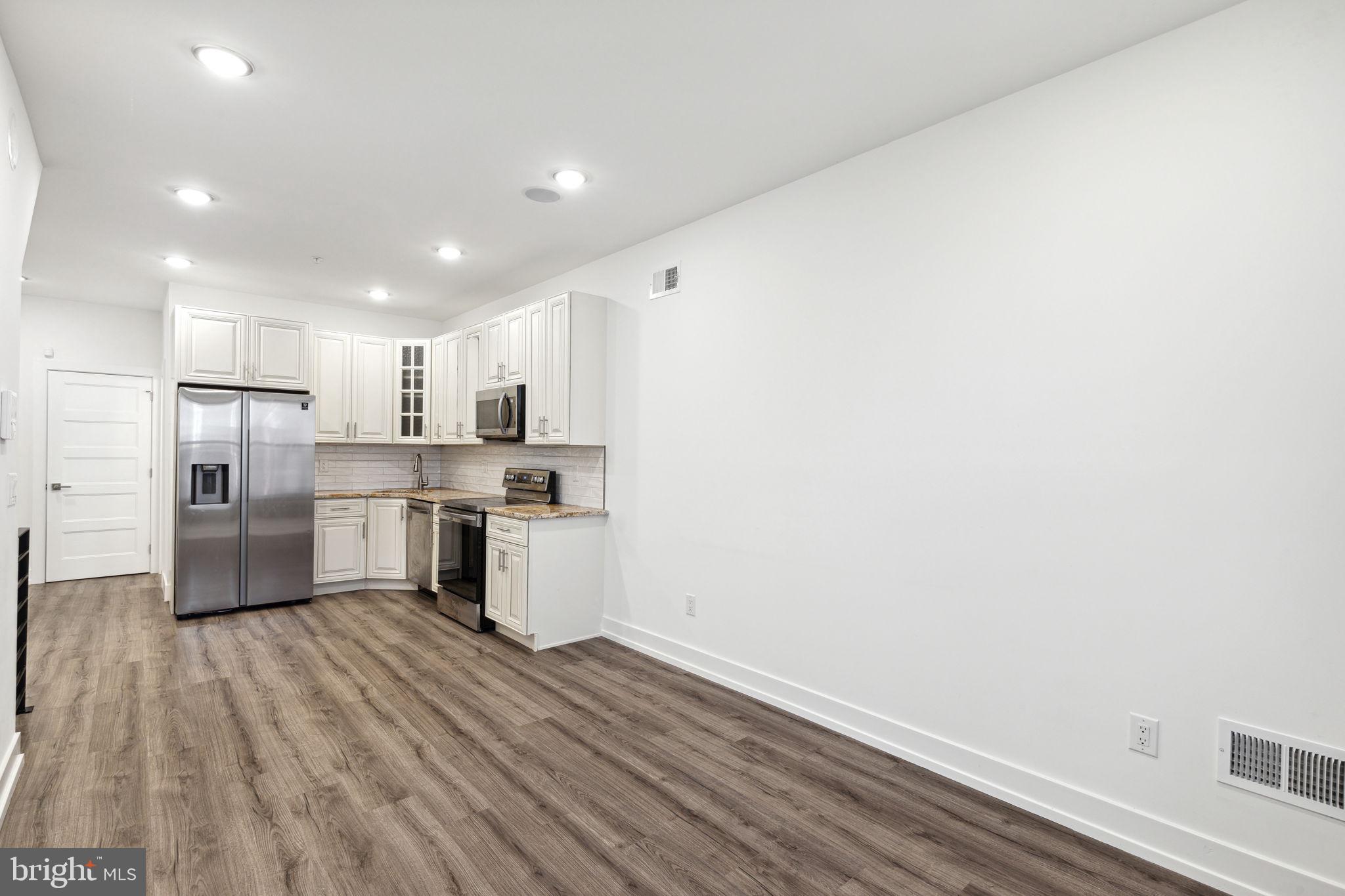 2513 N FRONT ST #1