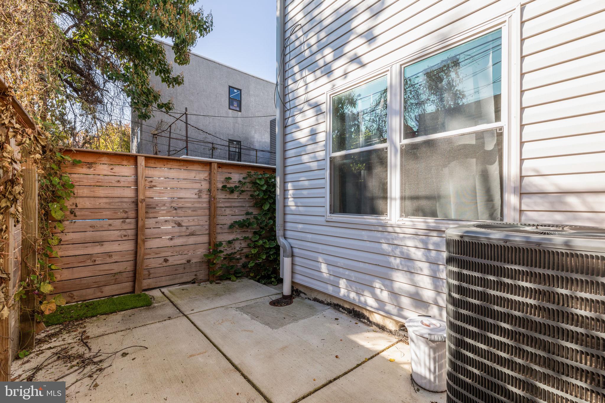 2513 N FRONT ST #1