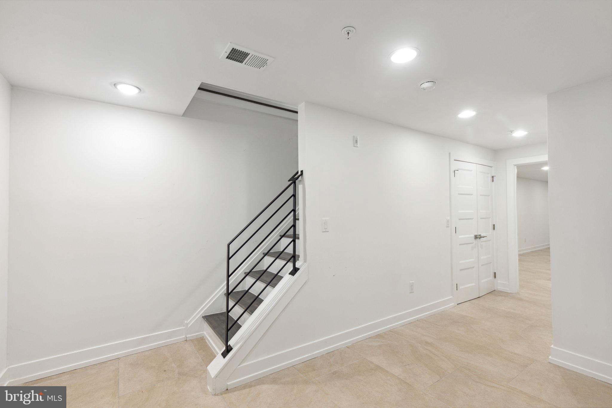 2513 N FRONT ST #1