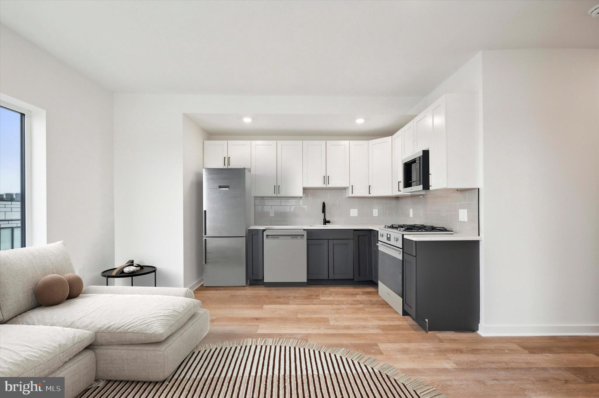 1900 N FRONT ST #215