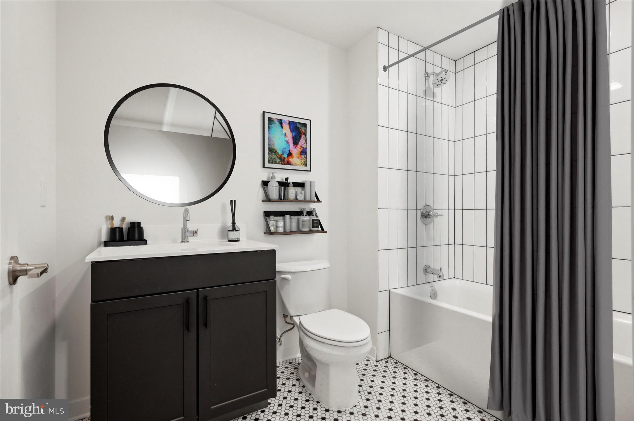 1900 N FRONT ST #215