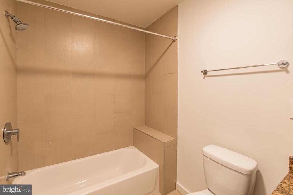 4 LEVERINGTON AVE #UNIT 301