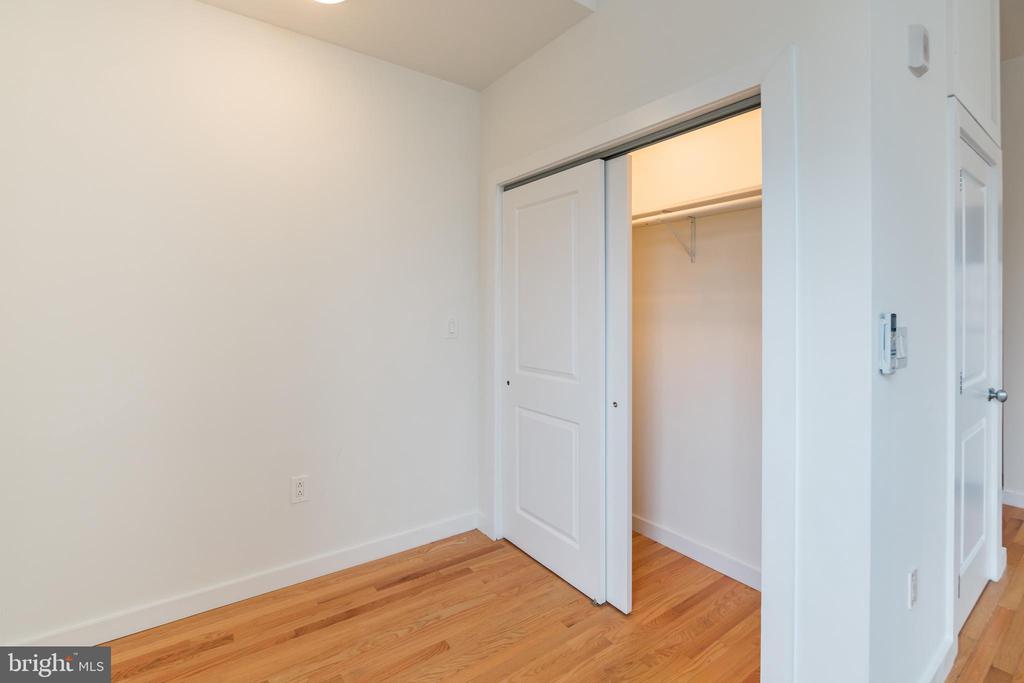 4 LEVERINGTON AVE #UNIT 301