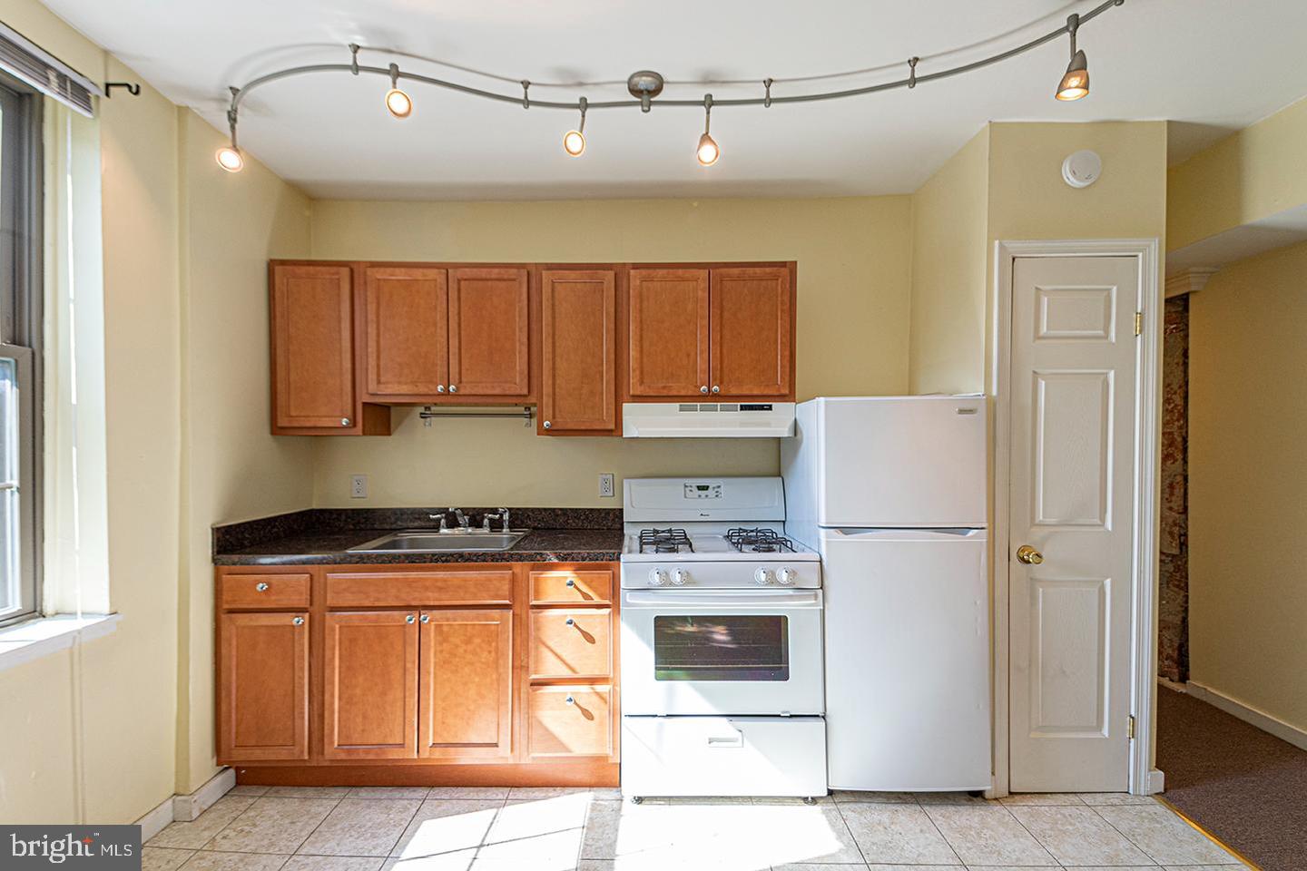 527 S 21ST ST #UNIT 2F