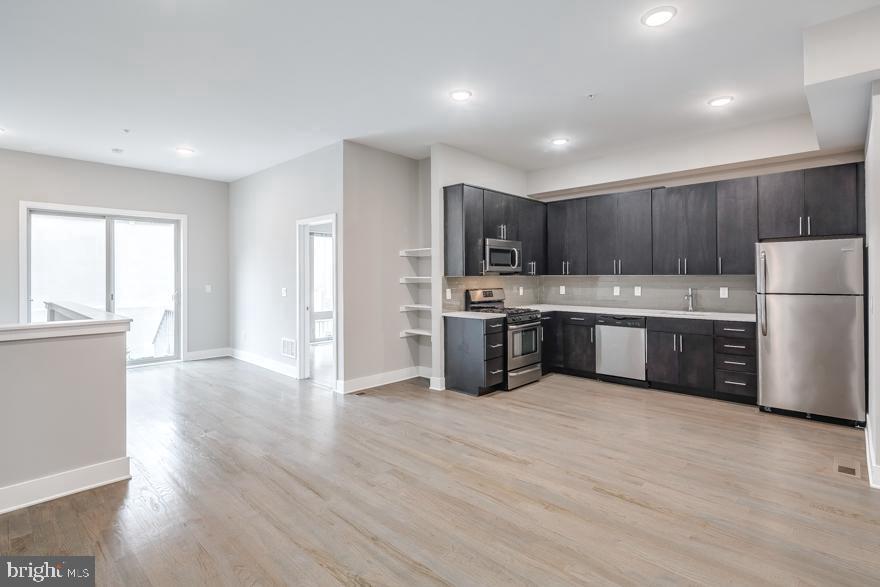 1607 CATHARINE ST #UNIT 1E