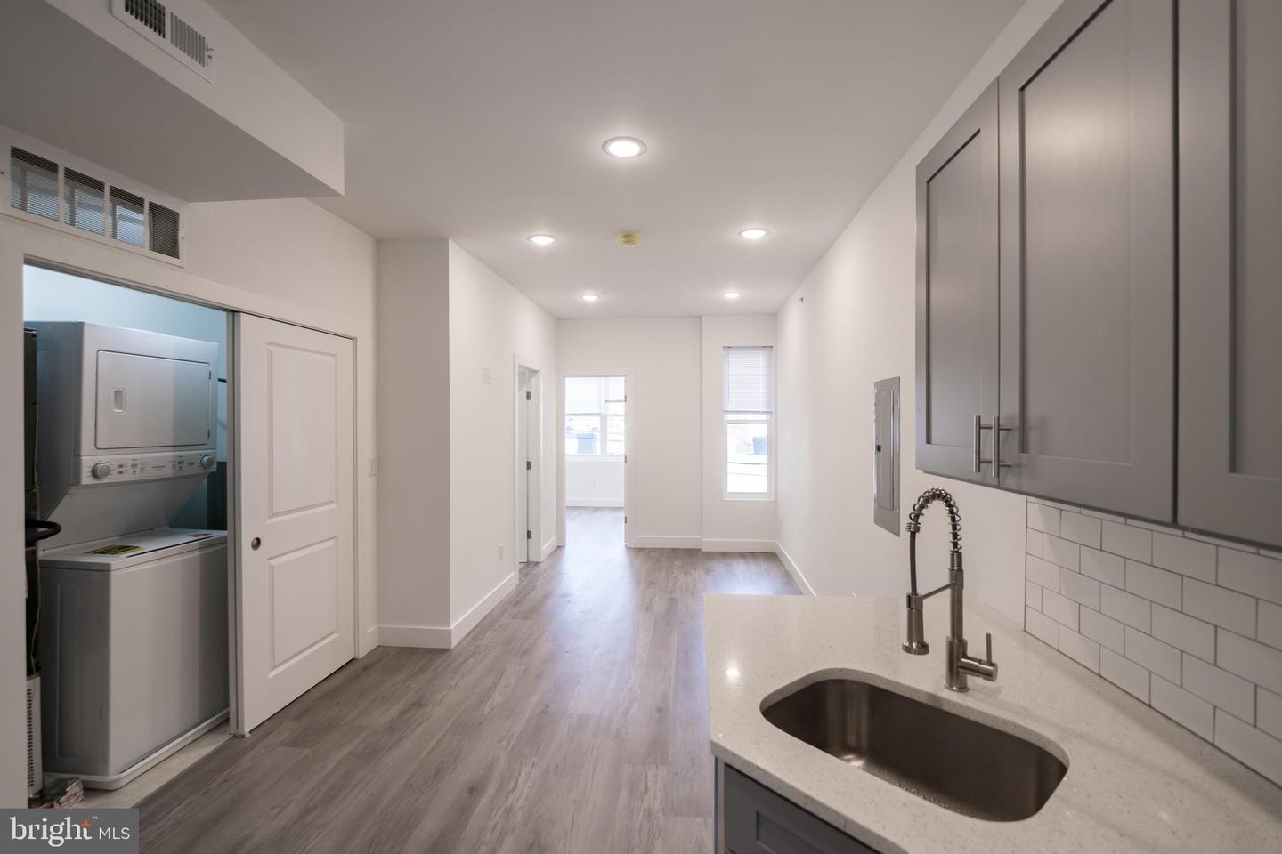 1711 SNYDER AVE #UNIT 2