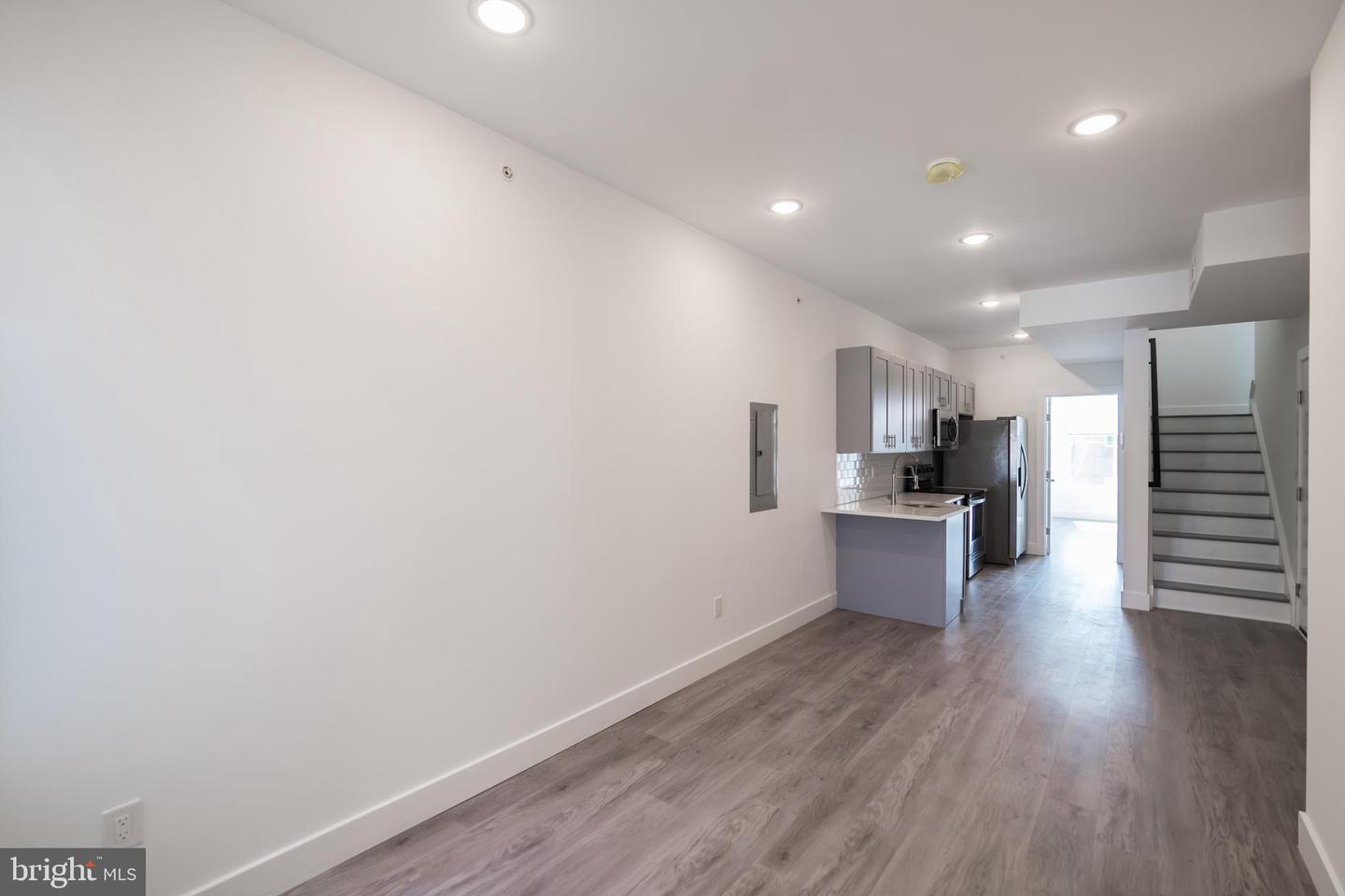 1711 SNYDER AVE #UNIT 2