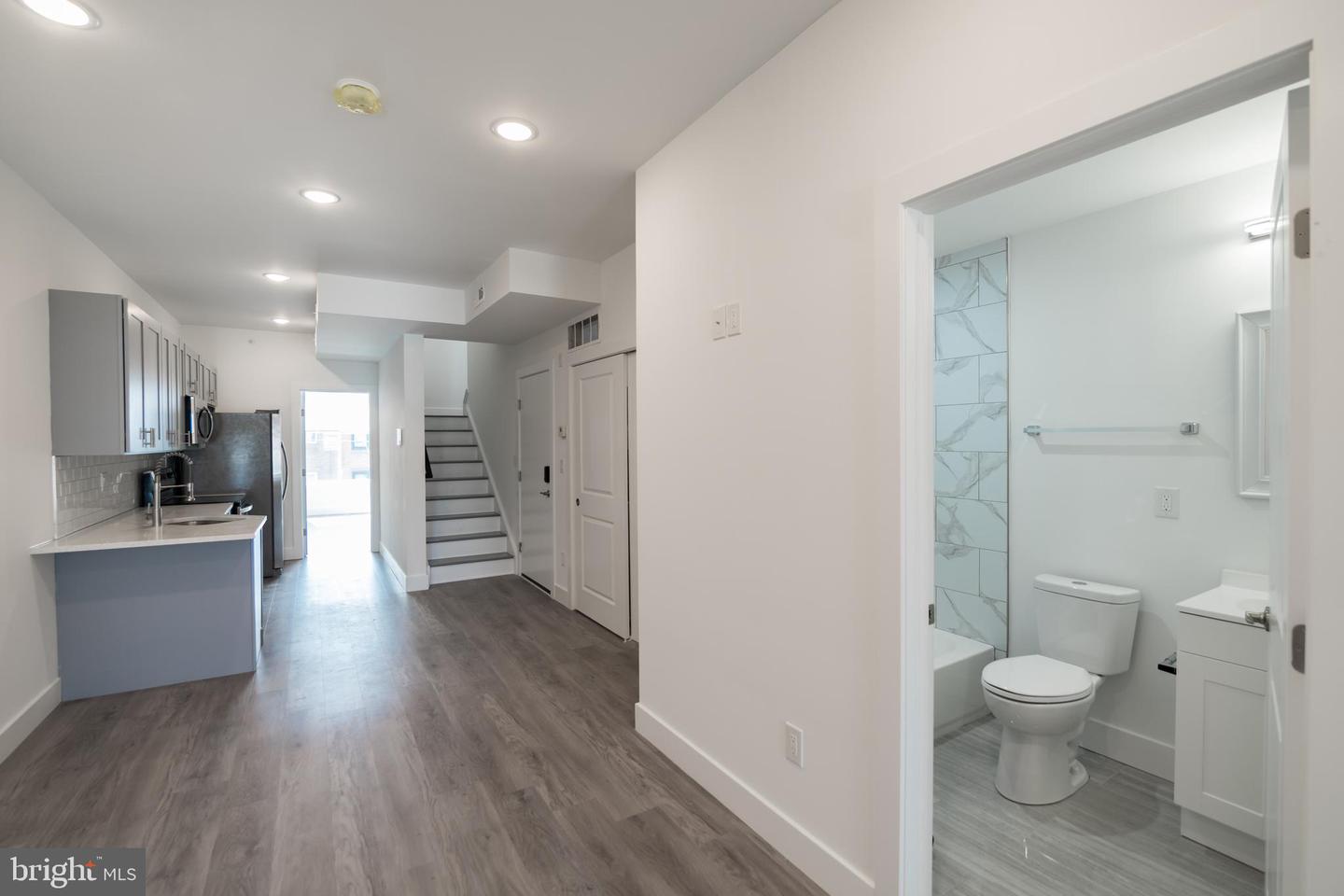 1711 SNYDER AVE #UNIT 2