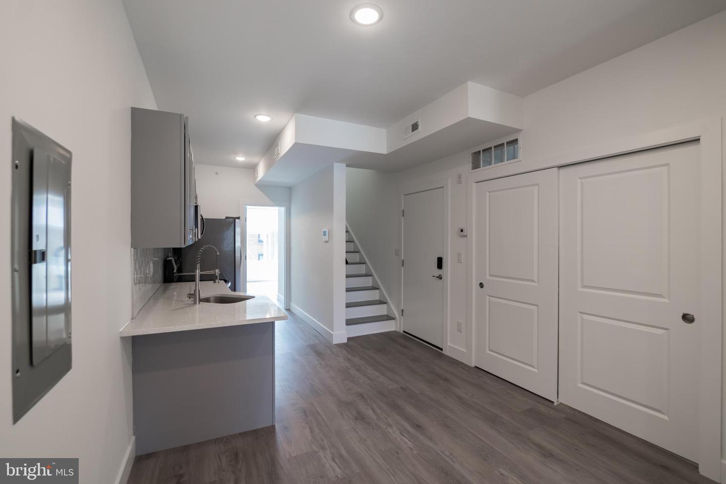 1711 SNYDER AVE #UNIT 2