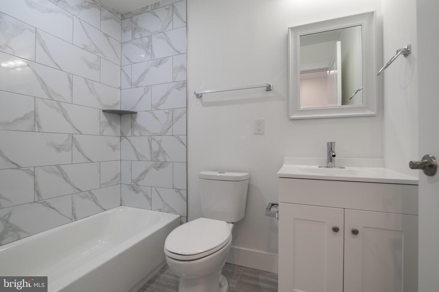 1711 SNYDER AVE #UNIT 2