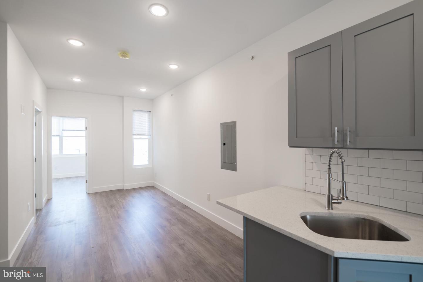 1711 SNYDER AVE #UNIT 2