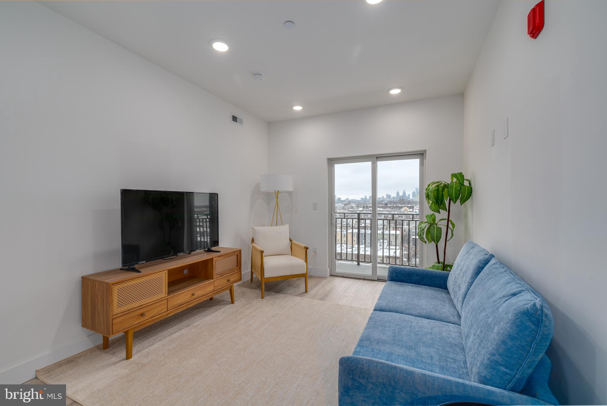 2400-18 E HUNTINGDON ST #611