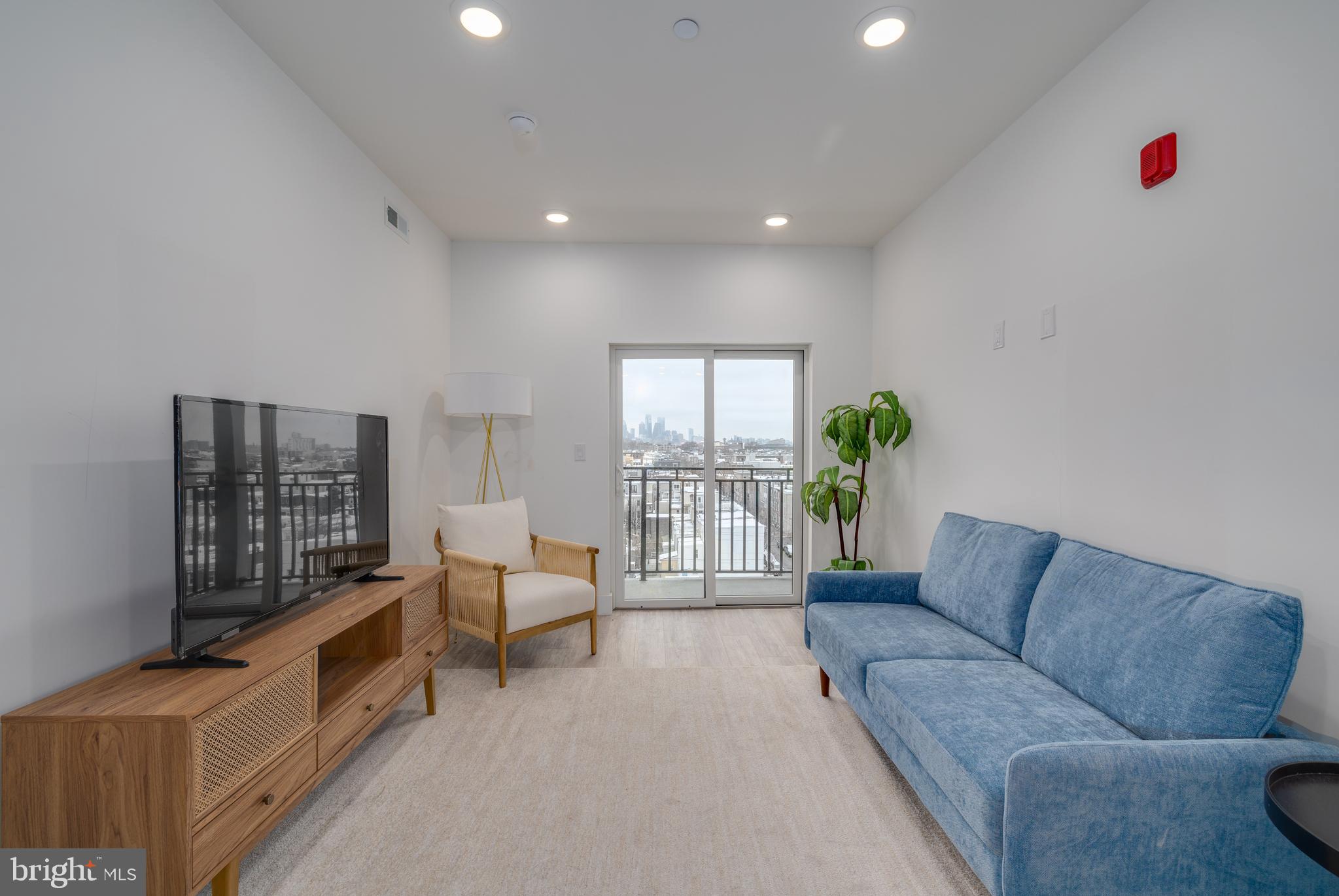 2400-18 E HUNTINGDON ST #611