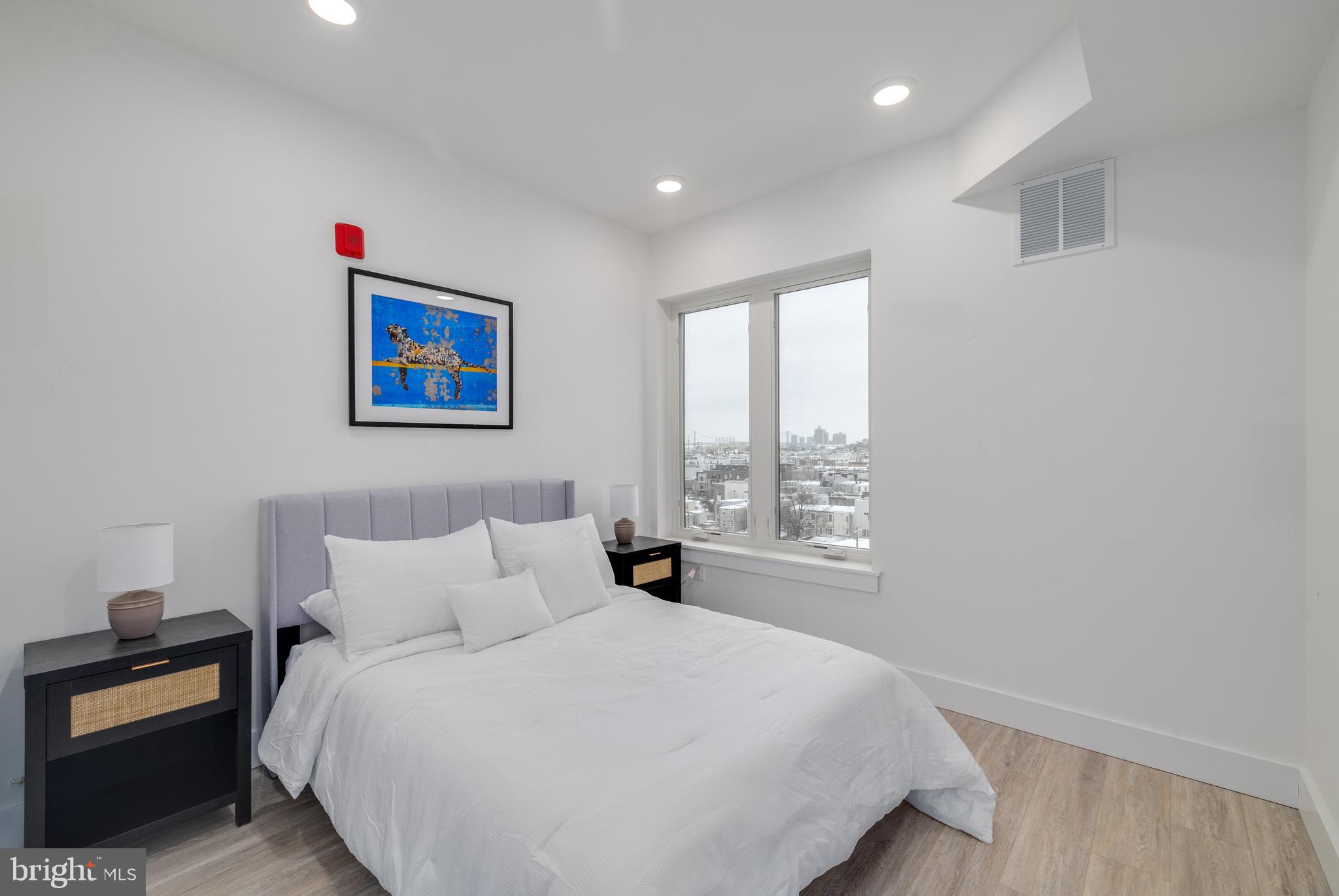 2400-18 E HUNTINGDON ST #611