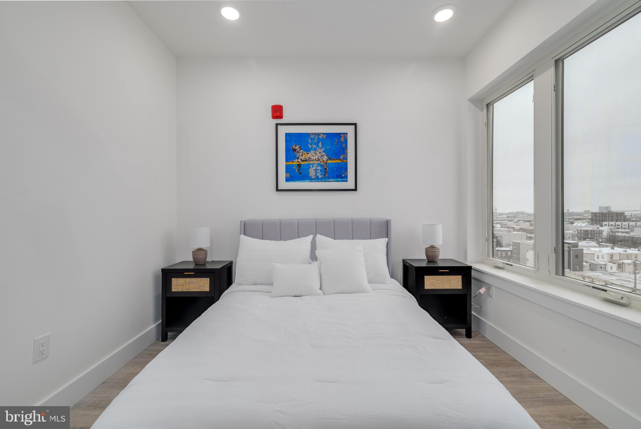 2400-18 E HUNTINGDON ST #708