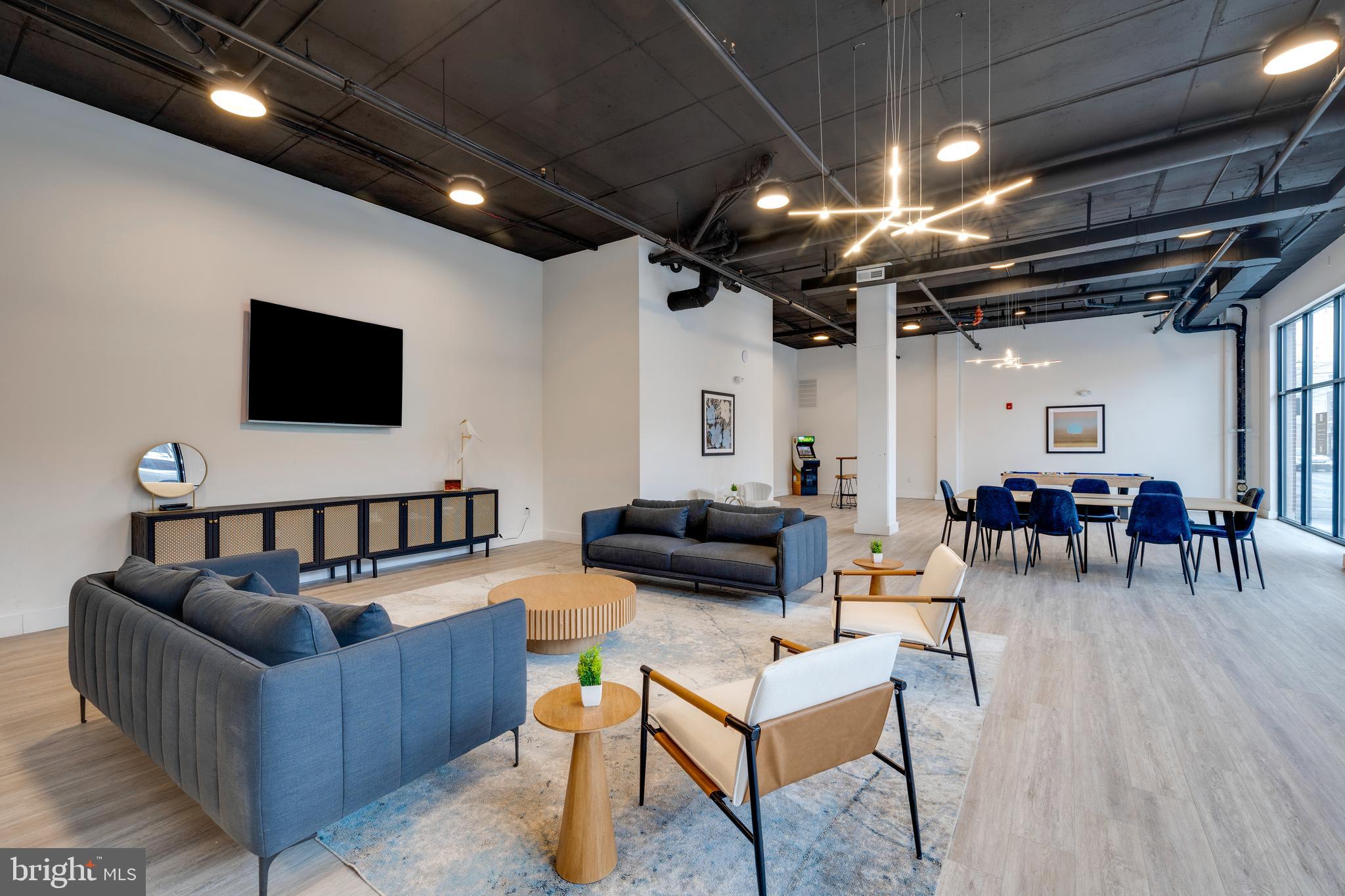 2400-18 E HUNTINGDON ST #708