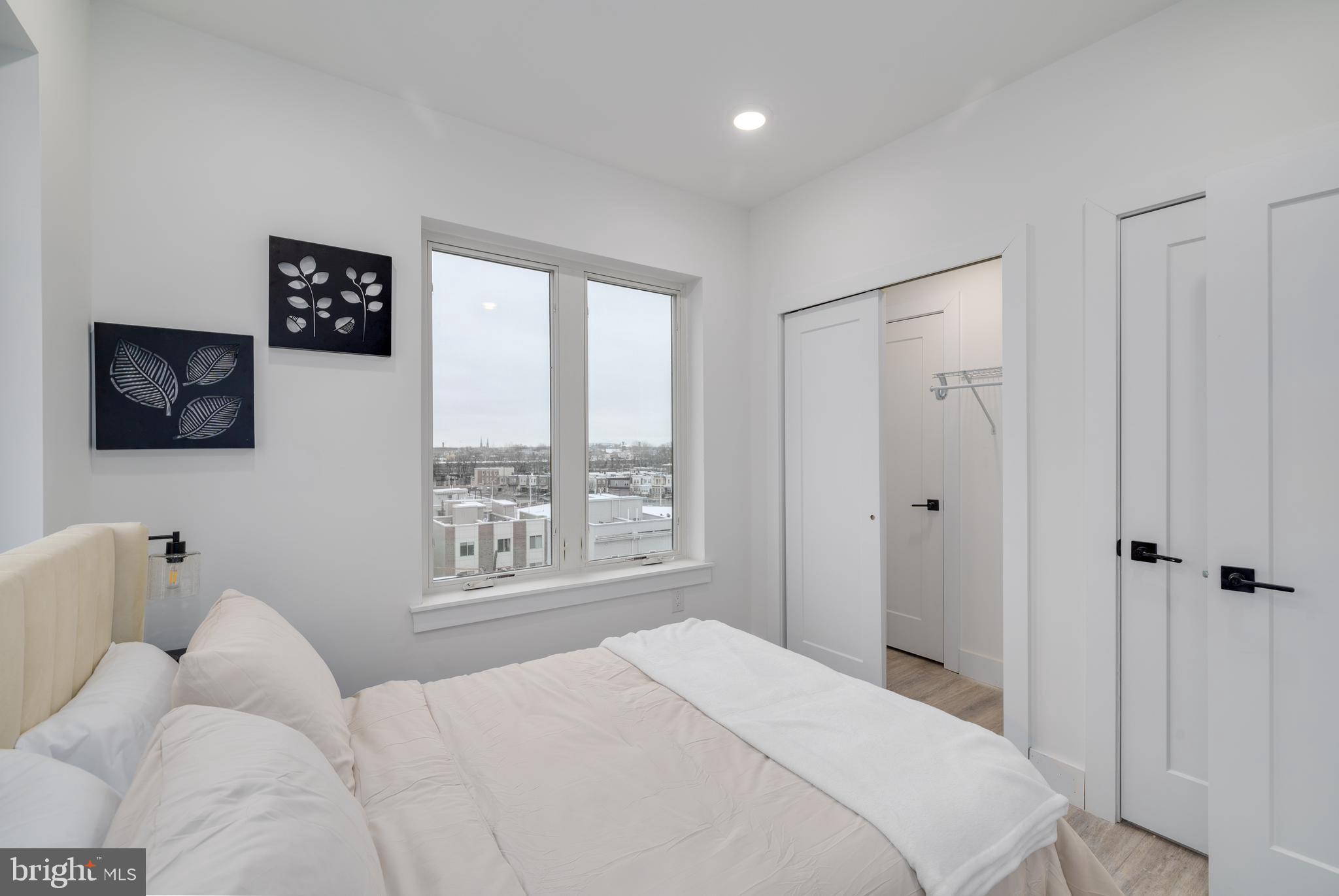 2400-18 E HUNTINGDON ST #201