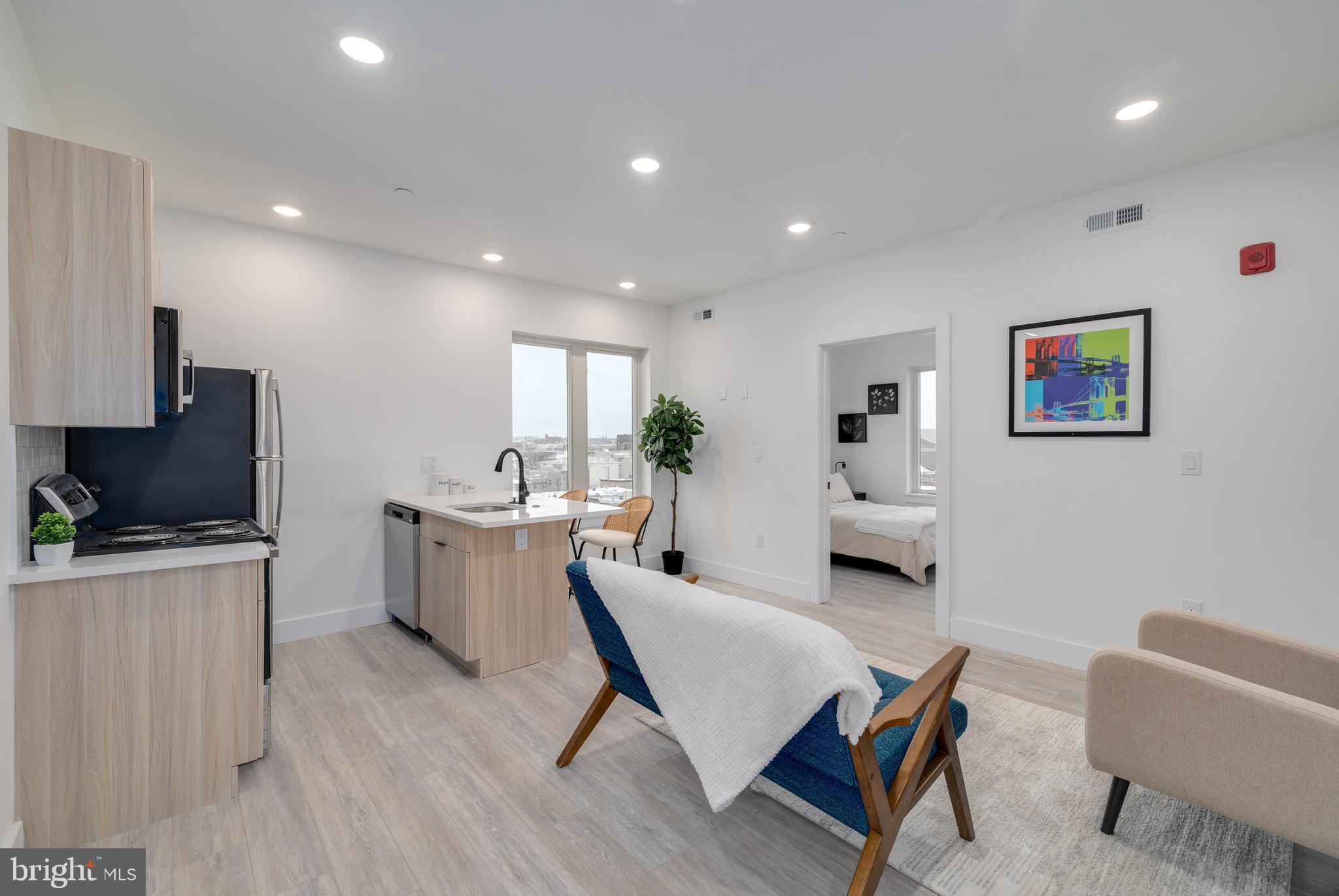 2400-18 E HUNTINGDON ST #201