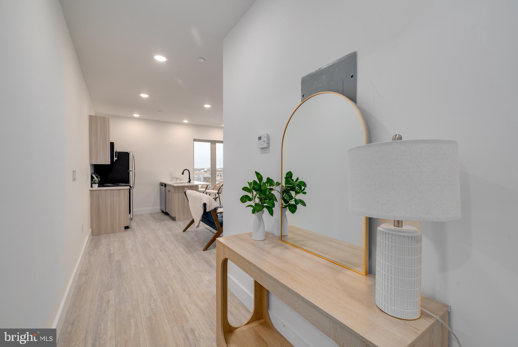 2400-18 E HUNTINGDON ST #706