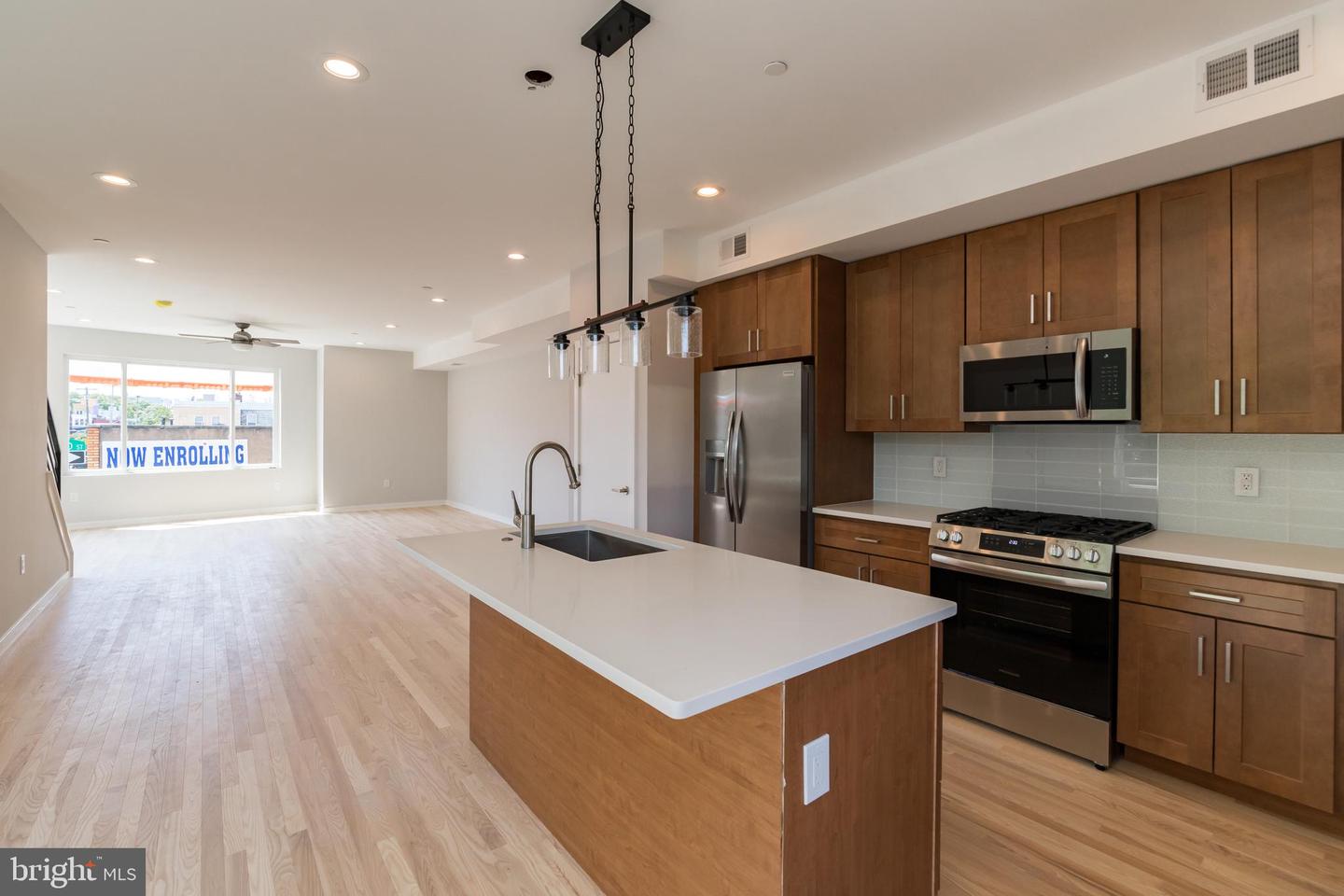 1350 S HOLLYWOOD AVE