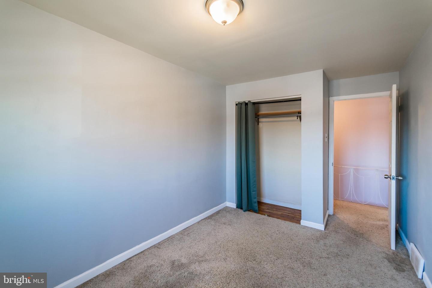 828 HOFFMAN PL