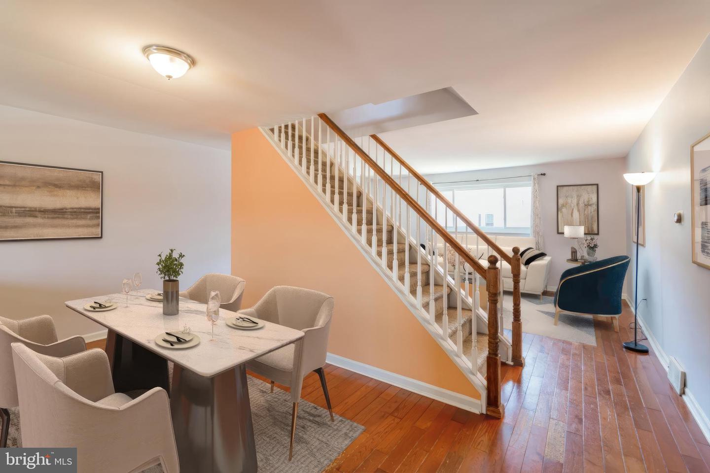 828 HOFFMAN PL