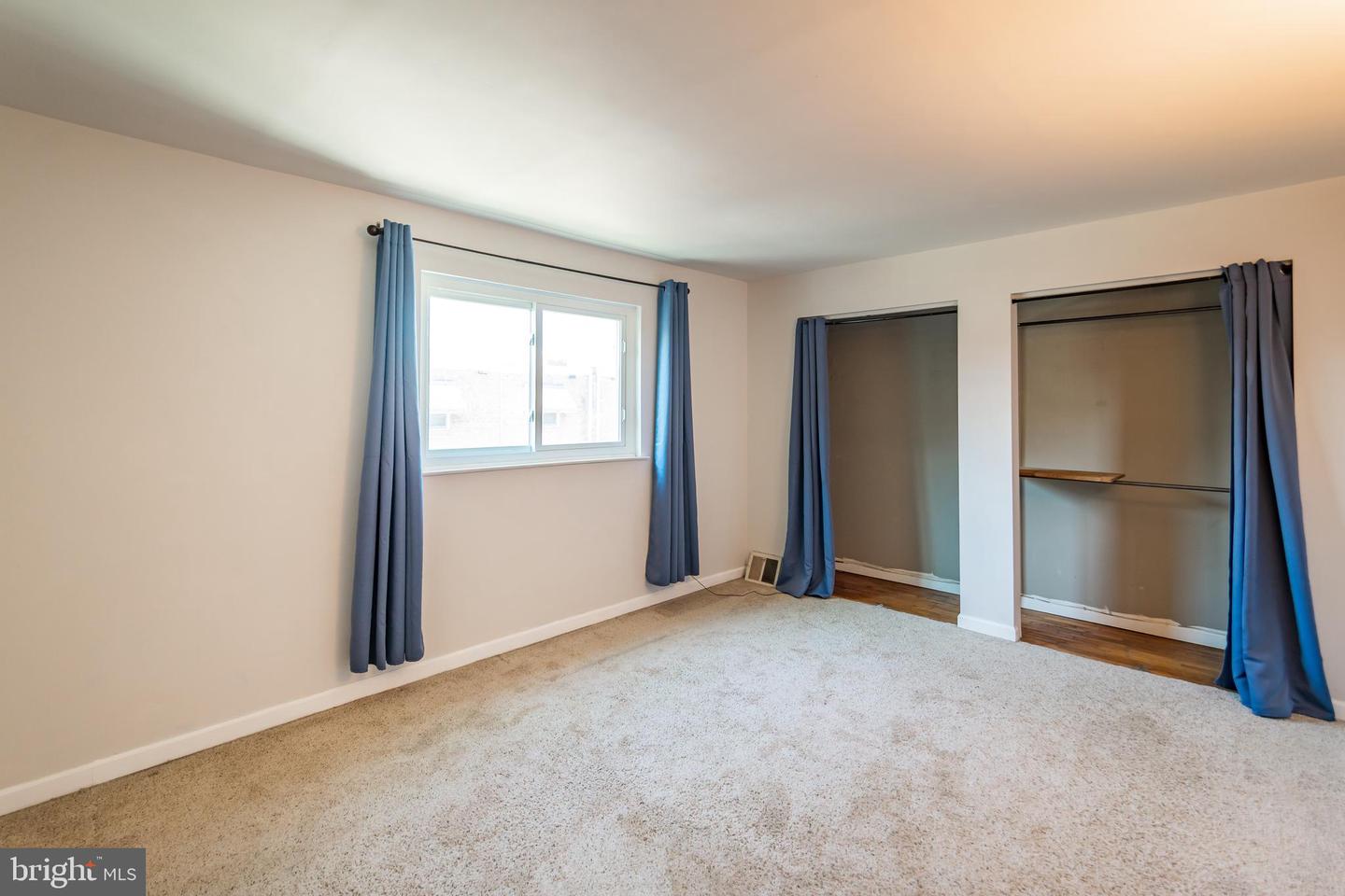 828 HOFFMAN PL