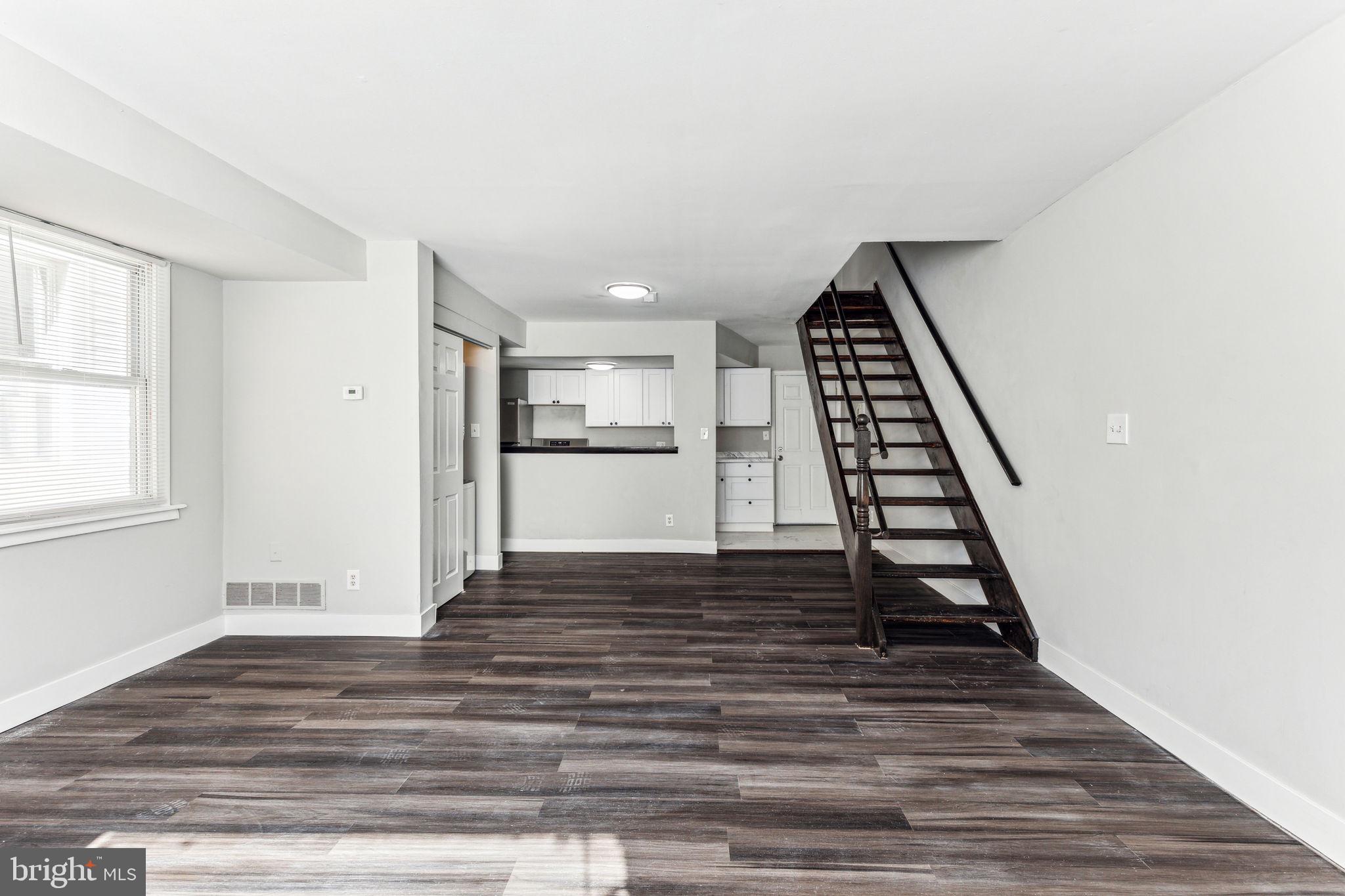 220 SOUTH ST #2R