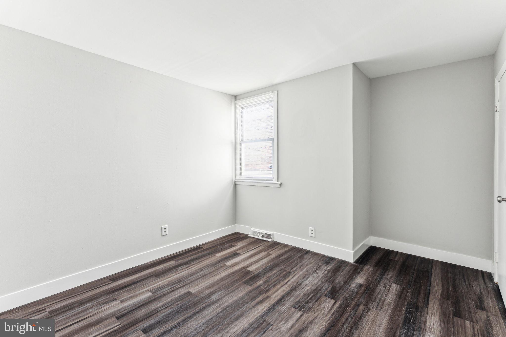 220 SOUTH ST #2R