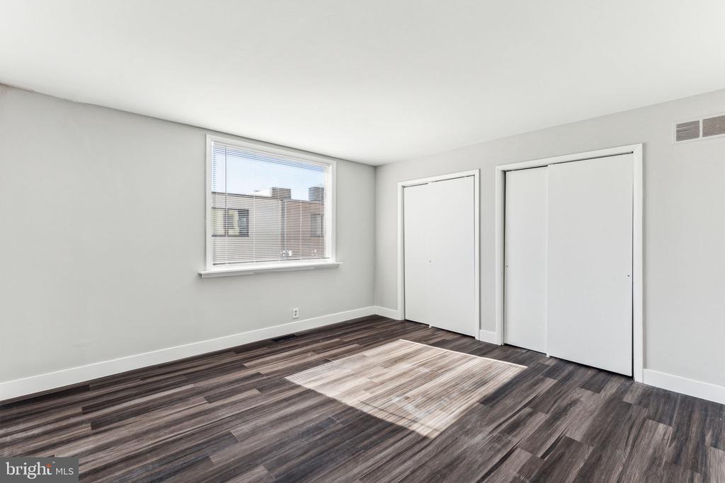 220 SOUTH ST #2R