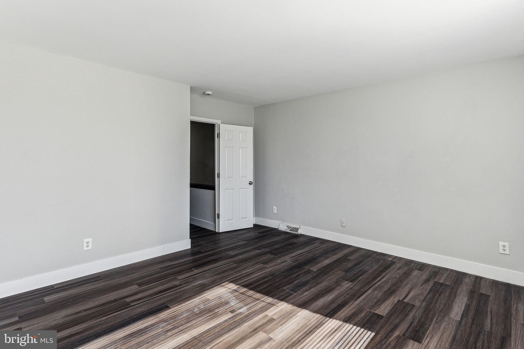 220 SOUTH ST #2R